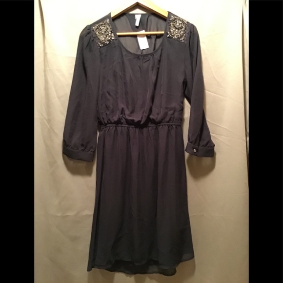 Gray dress with shoulder detail NWT - Picture 1 of 7